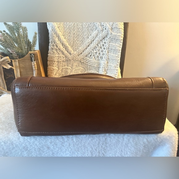 Vintage Leather Ashwood Tote - Picture 8 of 9